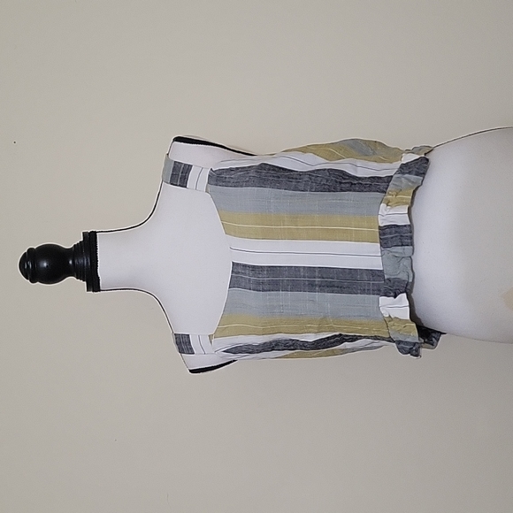 ☀️HOST PICK☀️ RVCA ruffled crop tank - Picture 2 of 6